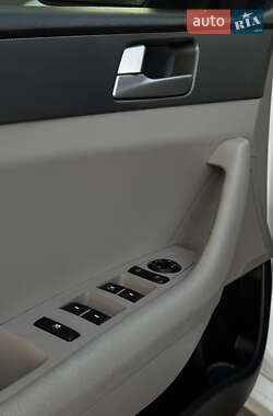 Седан Hyundai Sonata 2015 в 