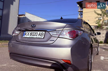 Седан Hyundai Sonata 2013 в  фото 5 Седан Hyundai Sonata 2013 в