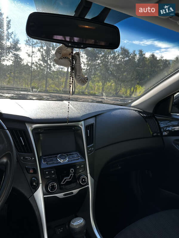 Седан Hyundai Sonata 2012 в Сколе