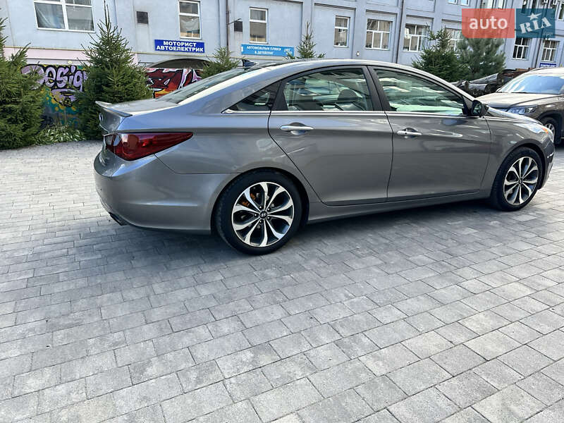 Седан Hyundai Sonata 2013 в Львове