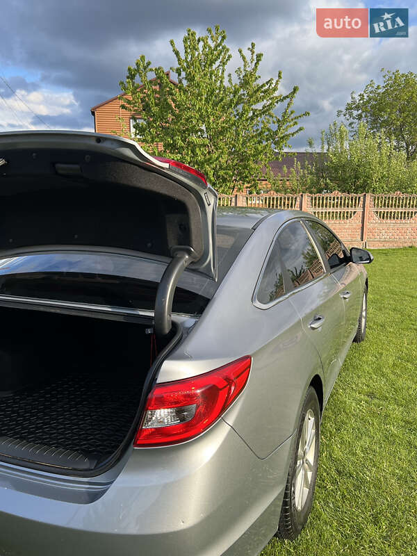 Седан Hyundai Sonata 2015 в Глобине