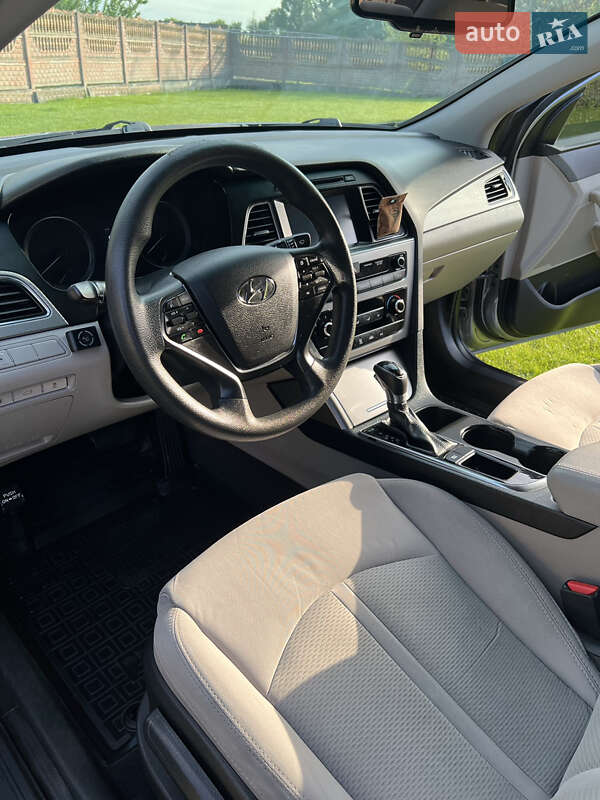Седан Hyundai Sonata 2015 в Глобине