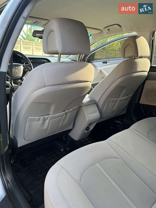 Седан Hyundai Sonata 2015 в Глобине