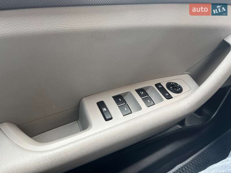 Седан Hyundai Sonata 2015 в Ивано-Франковске