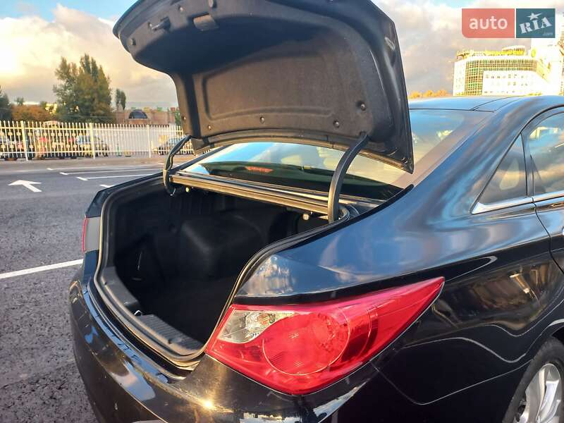 Седан Hyundai Sonata 2011 в Києві