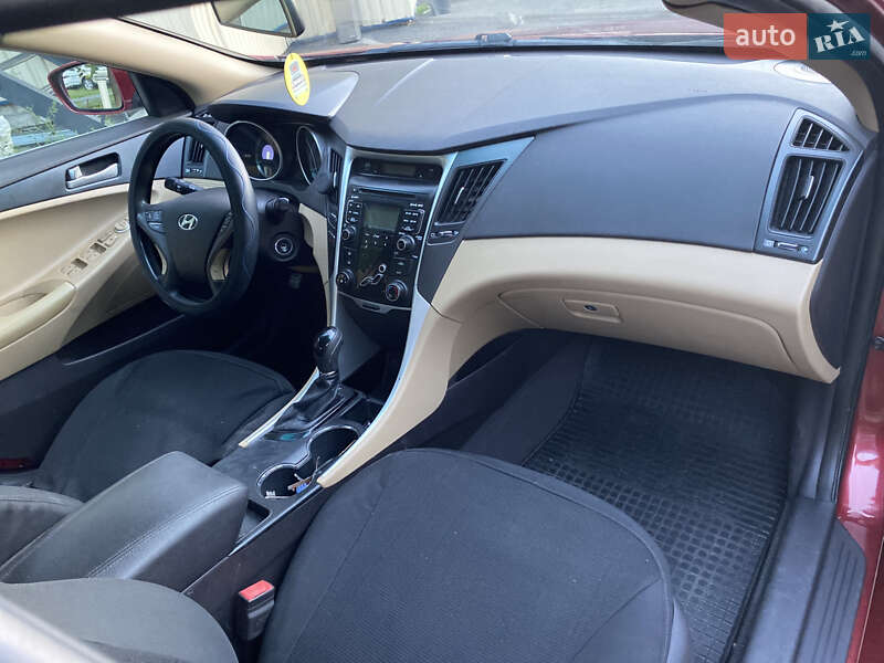 Седан Hyundai Sonata 2010 в Полтаве