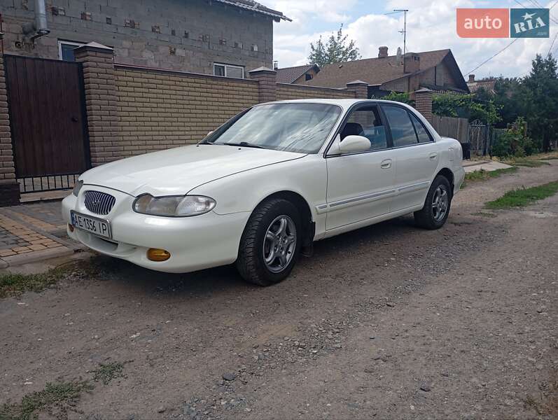 Седан Hyundai Sonata 1996 в Кривом Роге