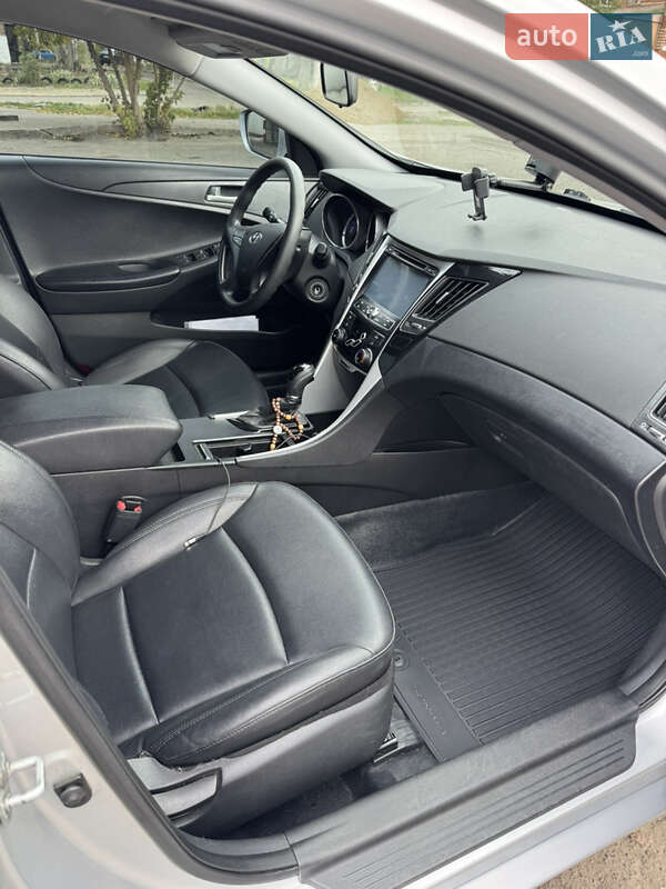 Седан Hyundai Sonata 2011 в Николаеве