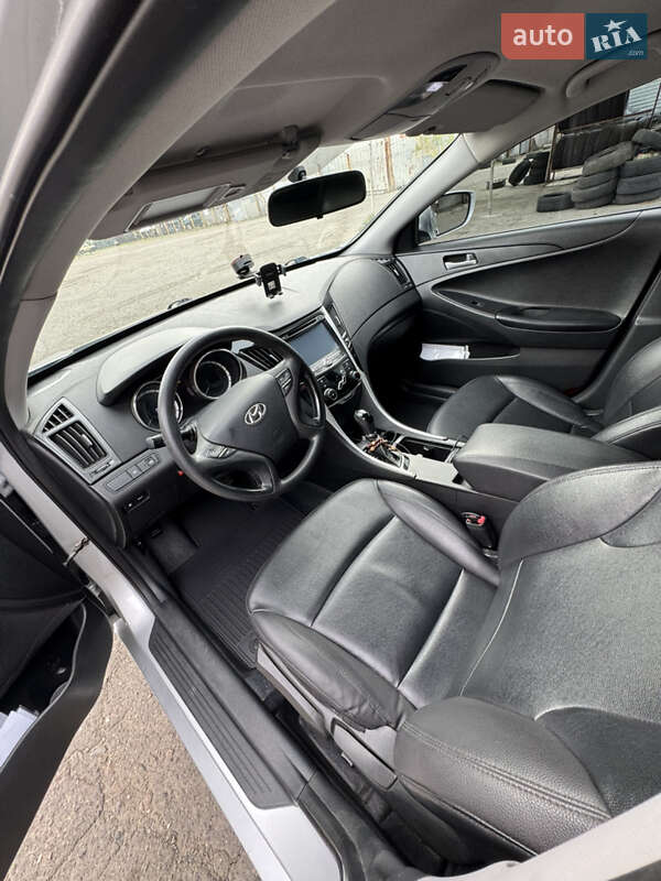 Седан Hyundai Sonata 2011 в Николаеве
