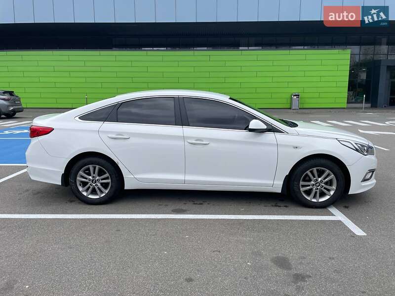 Седан Hyundai Sonata 2016 в Киеве