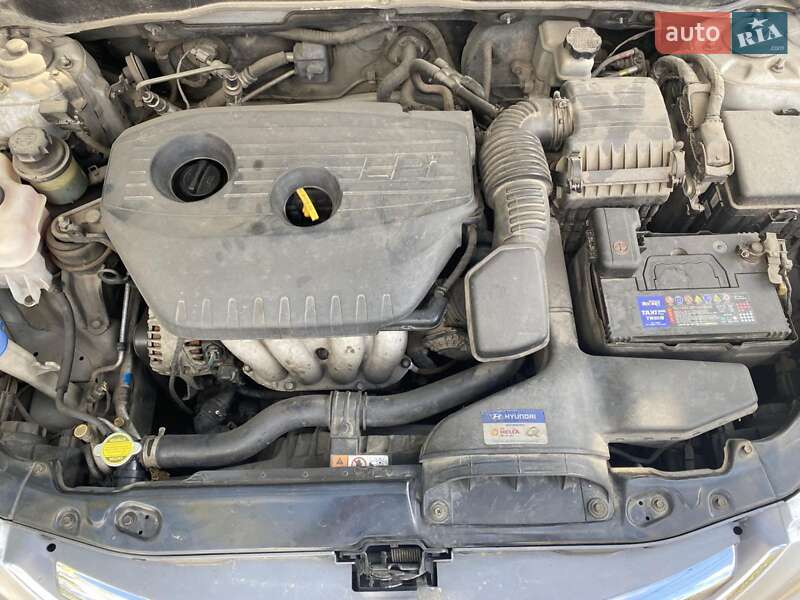 Седан Hyundai Sonata 2012 в Новомосковську