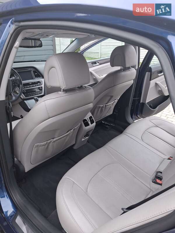 Седан Hyundai Sonata 2016 в Киеве