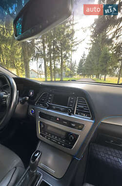 Седан Hyundai Sonata 2015 в 