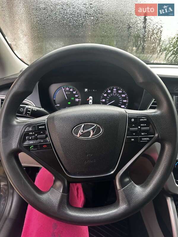 Седан Hyundai Sonata 2015 в Черноморске