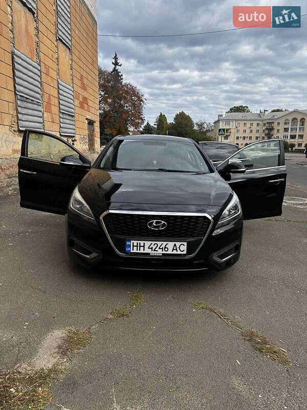 Седан Hyundai Sonata 2015 в Черноморске