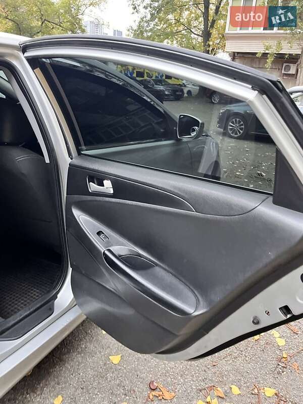 Седан Hyundai Sonata 2012 в Ирпене