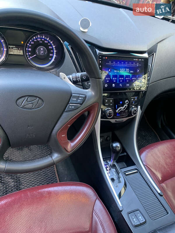 Седан Hyundai Sonata 2012 в Чернигове