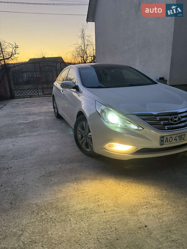 Седан Hyundai Sonata 2010 в Ужгороде