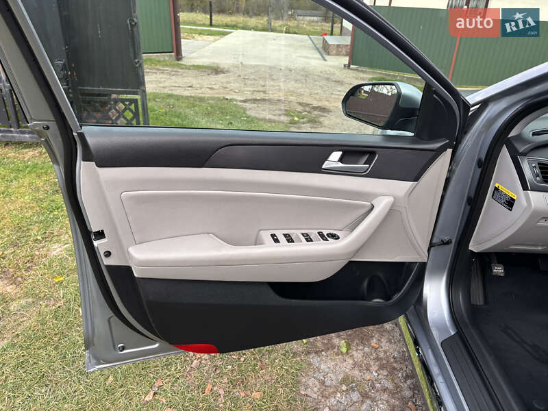 Седан Hyundai Sonata 2014 в Жовкве