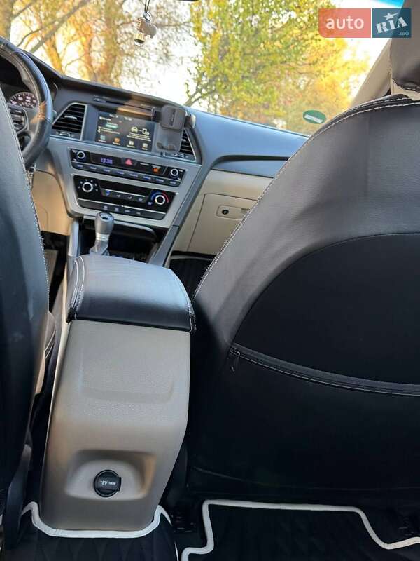 Седан Hyundai Sonata 2016 в Гостомеле