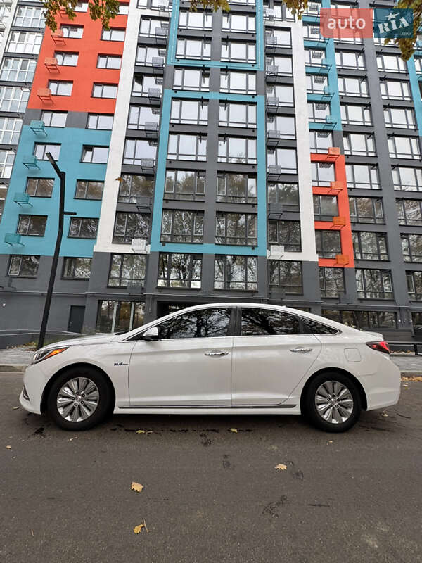 Седан Hyundai Sonata 2015 в Чернігові