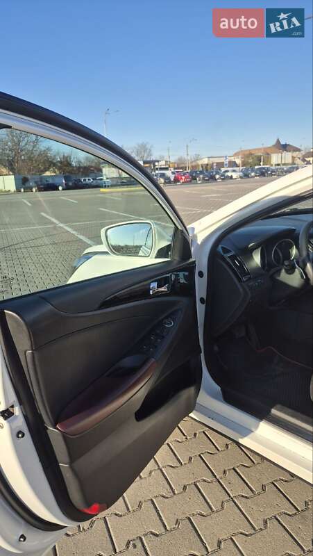 Седан Hyundai Sonata 2011 в Черновцах