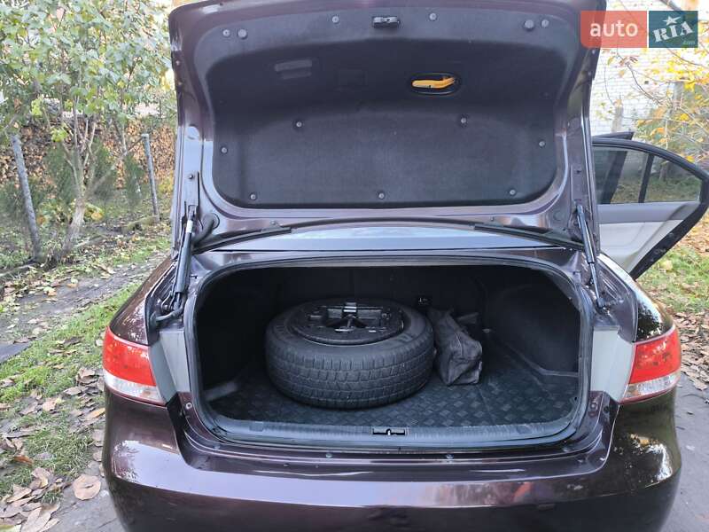 Седан Hyundai Sonata 2006 в Казатине