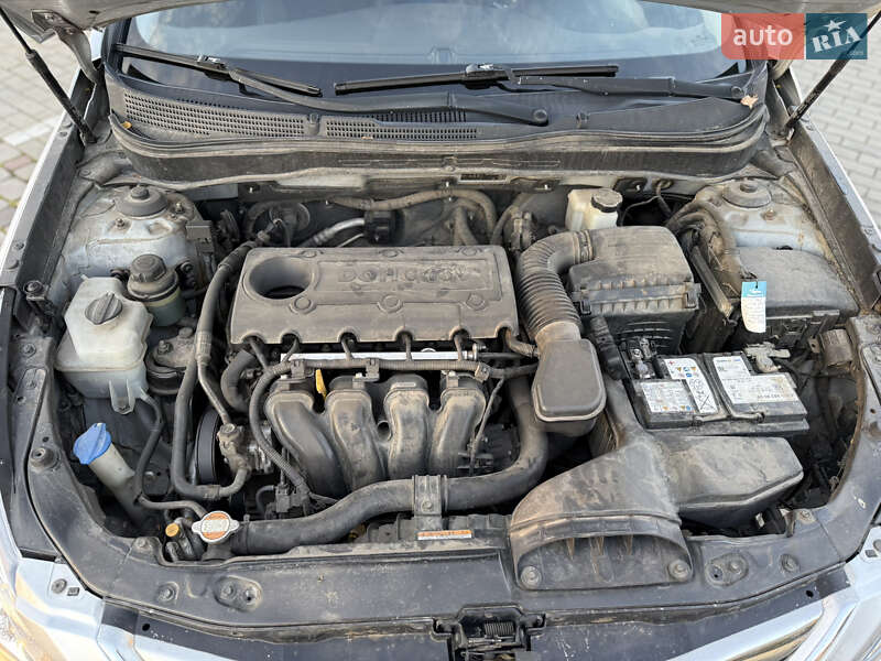 Седан Hyundai Sonata 2010 в Луцке