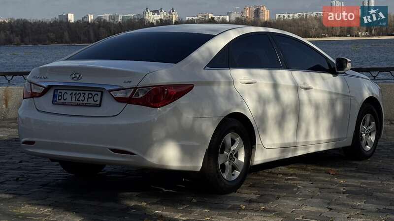 Седан Hyundai Sonata 2015 в Киеве фото 5 Седан Hyundai Sonata 2015 в Киеве