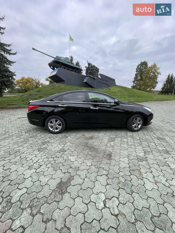 Седан Hyundai Sonata 2014 в Дубно