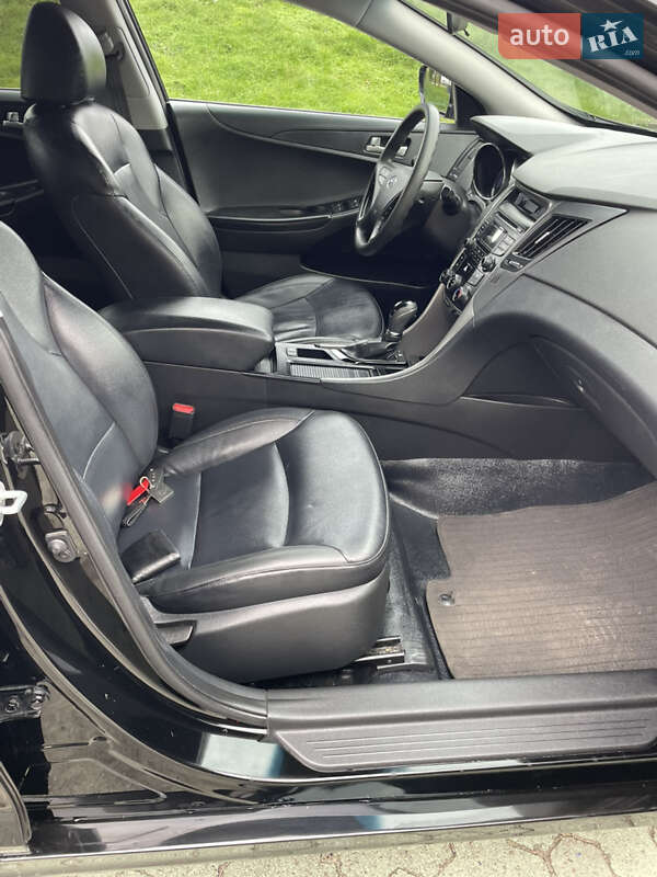 Седан Hyundai Sonata 2014 в Дубно