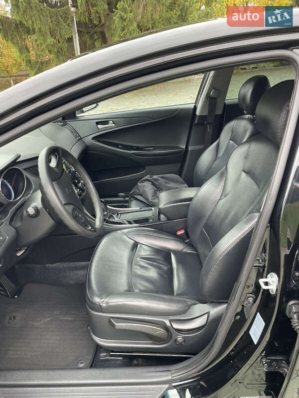 Седан Hyundai Sonata 2014 в Дубно