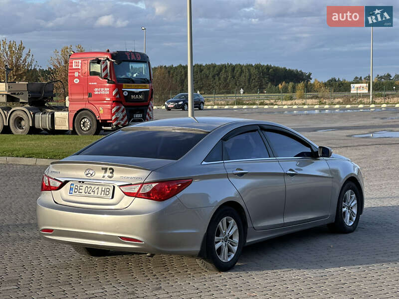 Седан Hyundai Sonata 2010 в Радивилове