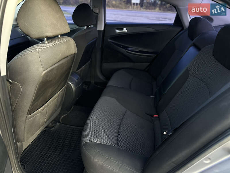 Седан Hyundai Sonata 2010 в Радивилове