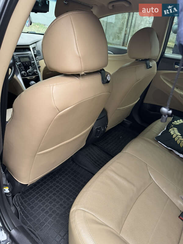Седан Hyundai Sonata 2012 в Киеве