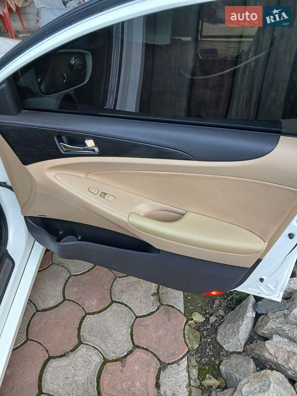 Седан Hyundai Sonata 2012 в Пятихатках