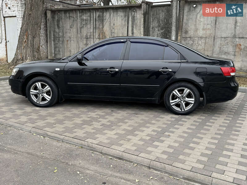 Седан Hyundai Sonata 2005 в Лубнах