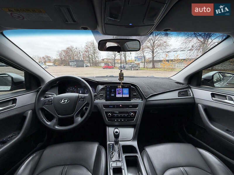 Седан Hyundai Sonata 2016 в Ровно