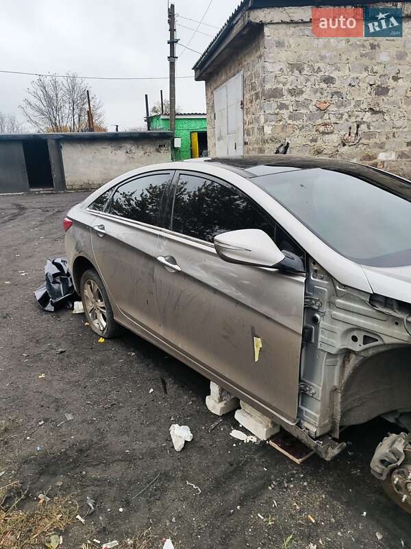 Седан Hyundai Sonata 2012 в Першотравенске