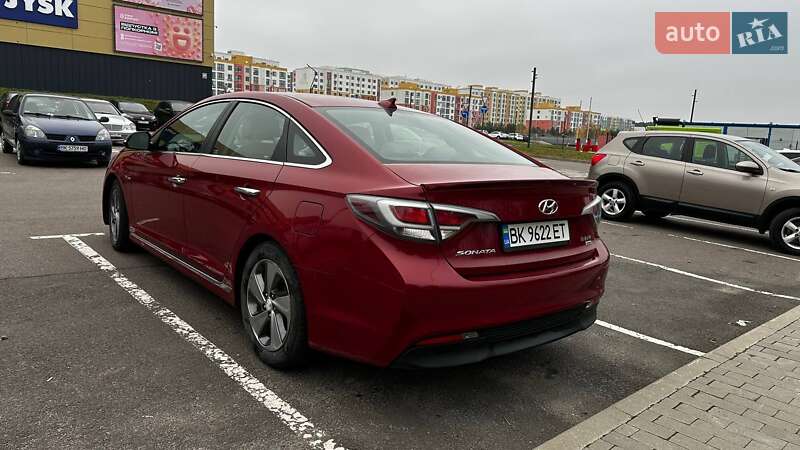 Седан Hyundai Sonata 2015 в Ровно