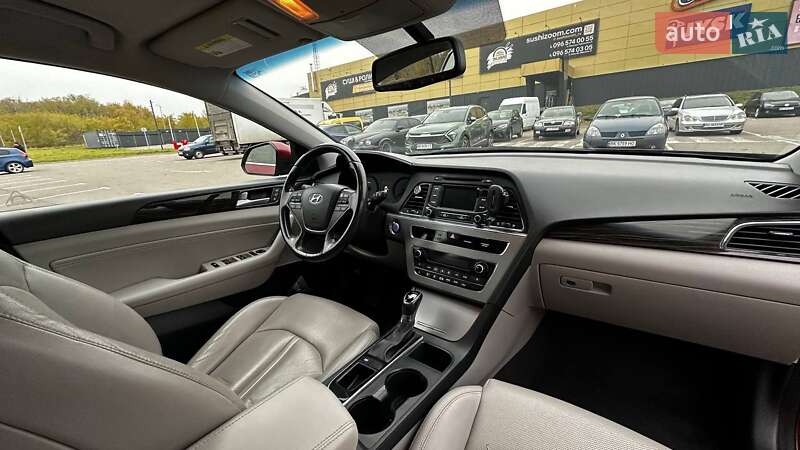 Седан Hyundai Sonata 2015 в Ровно