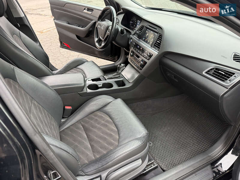 Седан Hyundai Sonata 2016 в Одессе