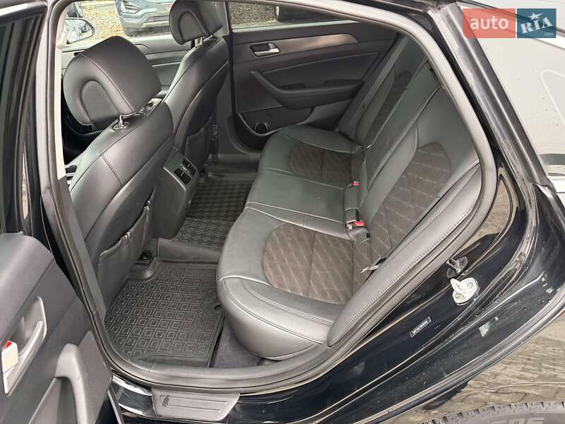 Седан Hyundai Sonata 2016 в Ужгороде