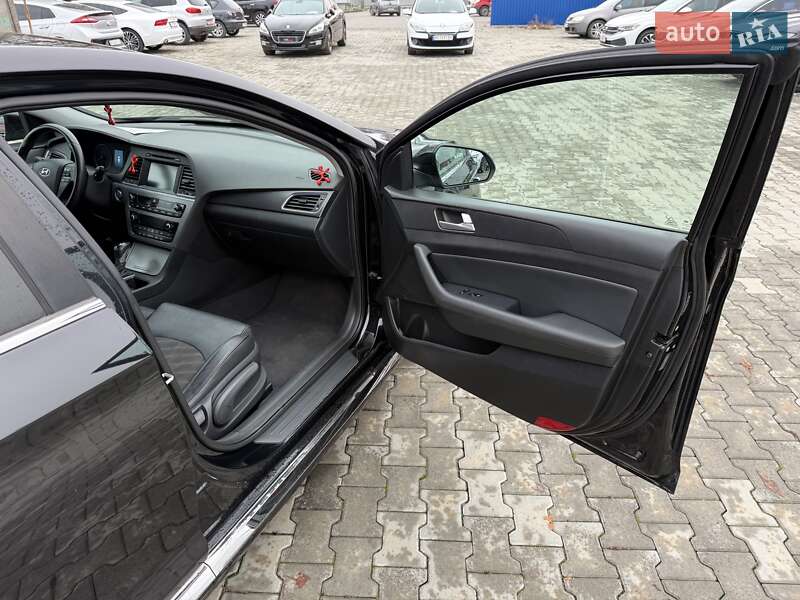Седан Hyundai Sonata 2016 в Ужгороде