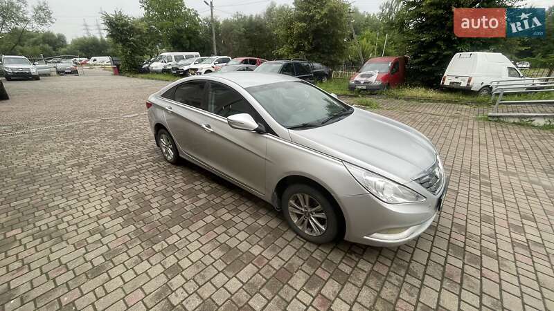 Седан Hyundai Sonata 2010 в Львове