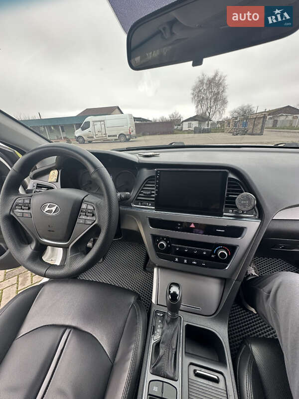 Седан Hyundai Sonata 2014 в Бахмаче