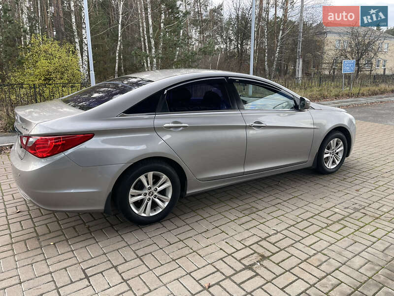 Седан Hyundai Sonata 2011 в Радомышле