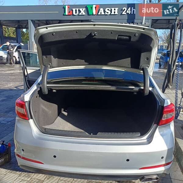 Седан Hyundai Sonata 2016 в Львове