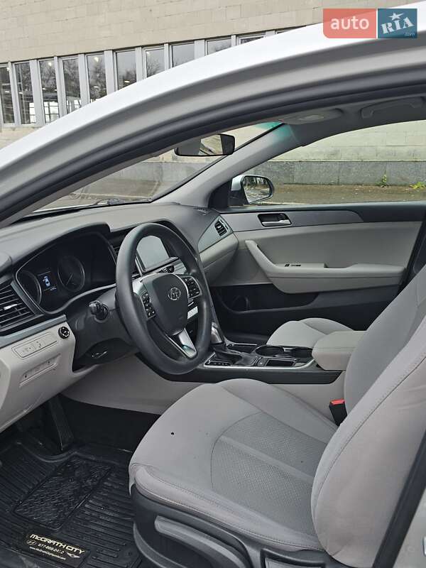 Седан Hyundai Sonata 2018 в Киеве фото 15 Седан Hyundai Sonata 2018 в Киеве