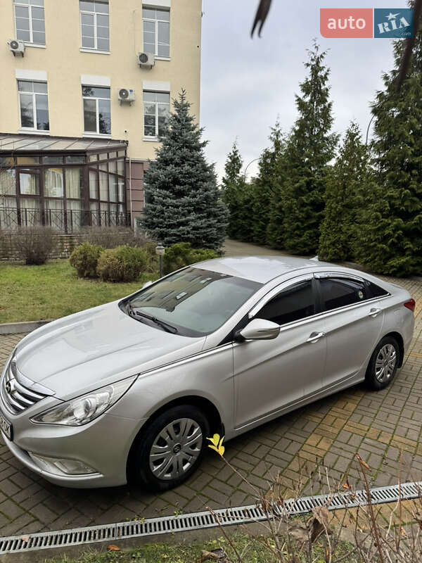 Седан Hyundai Sonata 2013 в Ирпене